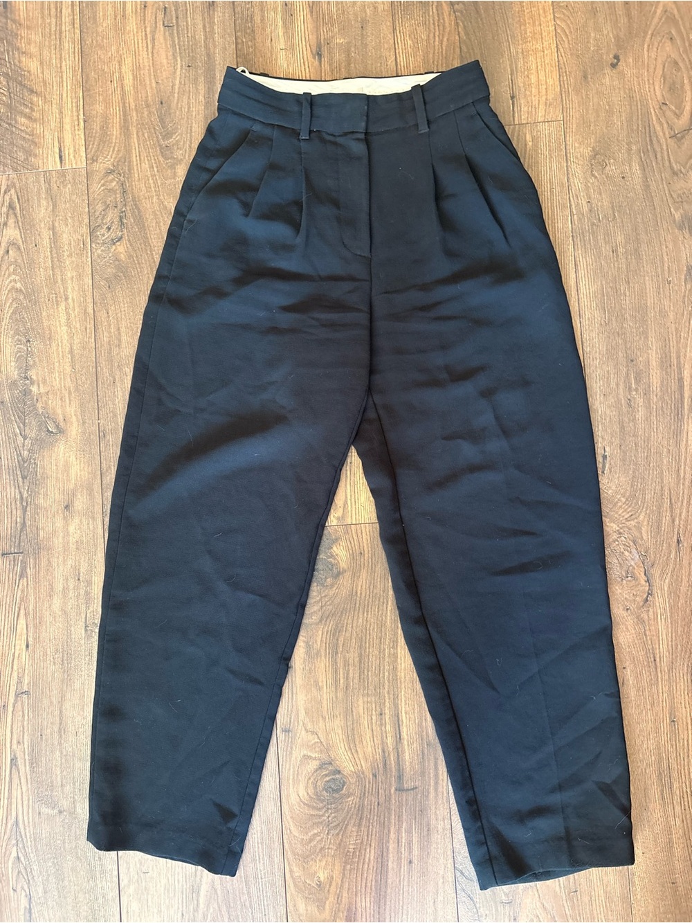 Aritzia Wilfred Black High-Waist Pleated Dress Pants